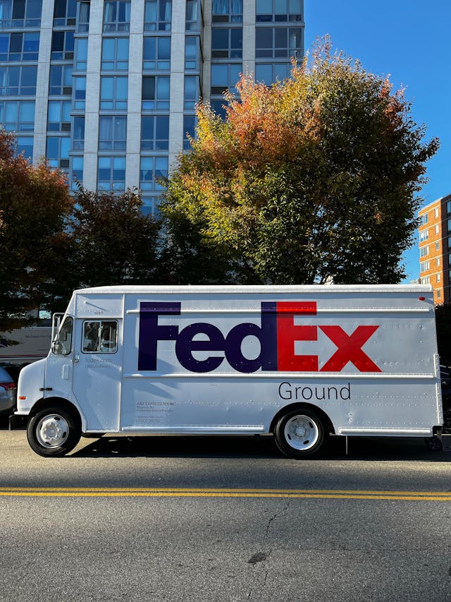 FedEx-delivery truck-pexels